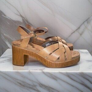 White Mountain Footbeds Platform Women's Sandal Size 9M